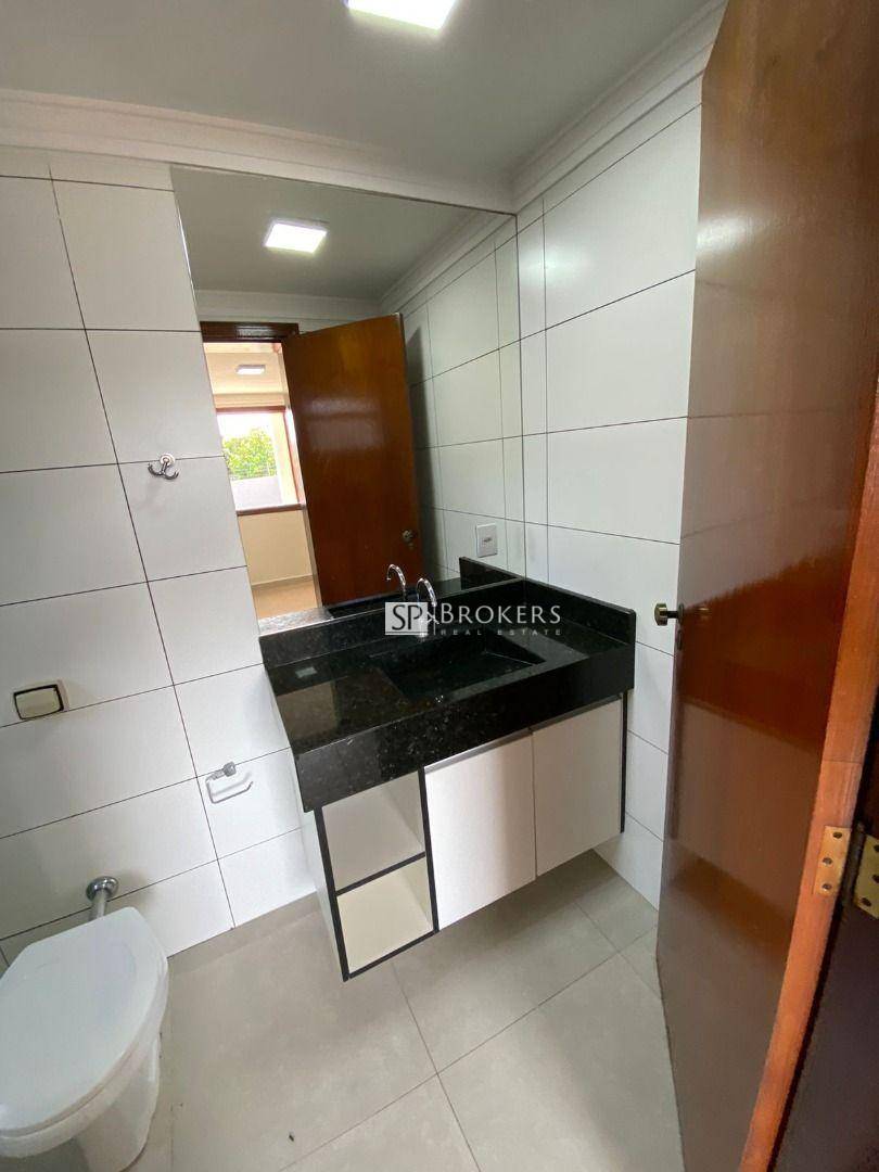 Casa para alugar com 4 quartos, 300m² - Foto 43