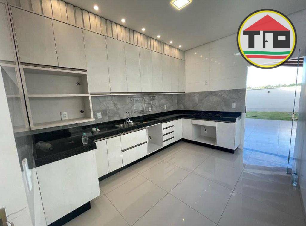 Casa de Condomínio à venda com 3 quartos, 150m² - Foto 2