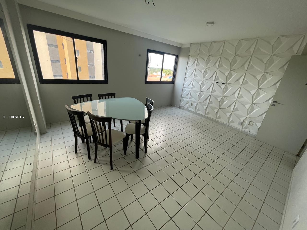 Apartamento à venda com 3 quartos, 84m² - Foto 1