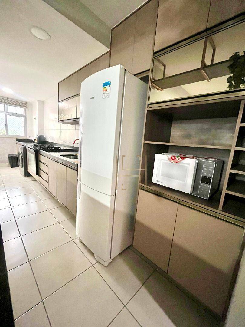 Apartamento à venda com 3 quartos, 1m² - Foto 2