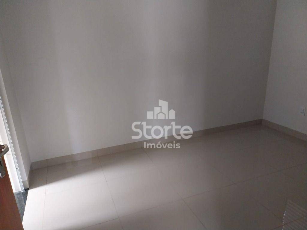 Casa para alugar com 2 quartos, 140m² - Foto 3