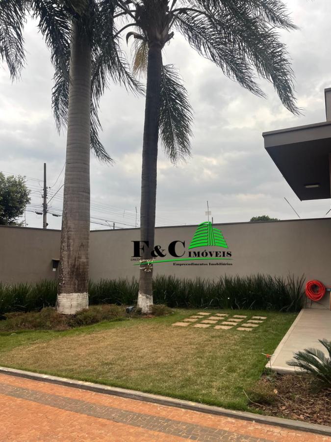 Casa à venda com 2 quartos, 307m² - Foto 1