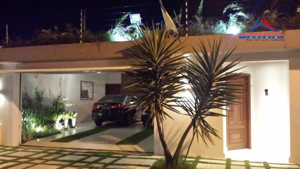 Casa à venda com 5 quartos, 600m² - Foto 1