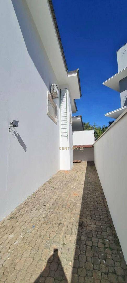 Casa de Condomínio para alugar com 3 quartos, 335m² - Foto 31
