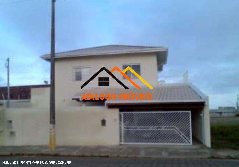 Casa à venda com 5 quartos, 139m² - Foto 1