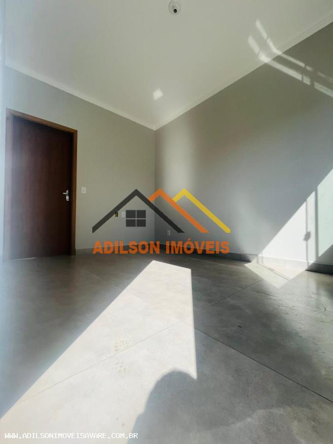 Casa à venda com 2 quartos, 61m² - Foto 4