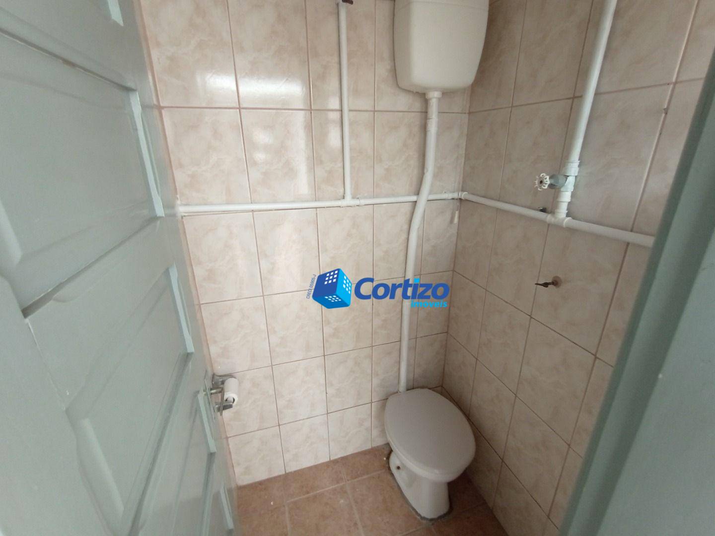Casa para alugar com 2 quartos, 100m² - Foto 9