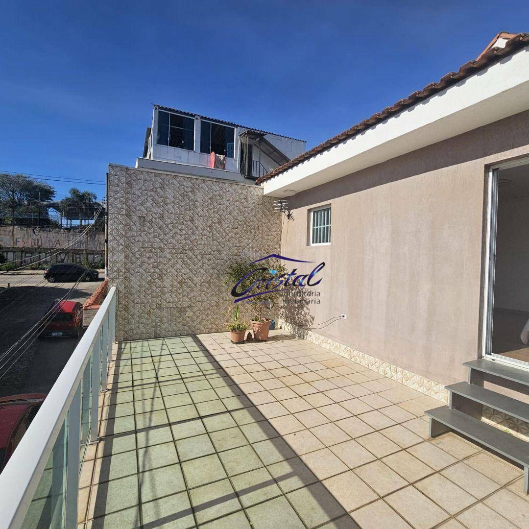 Casa para alugar com 4 quartos, 180m² - Foto 17