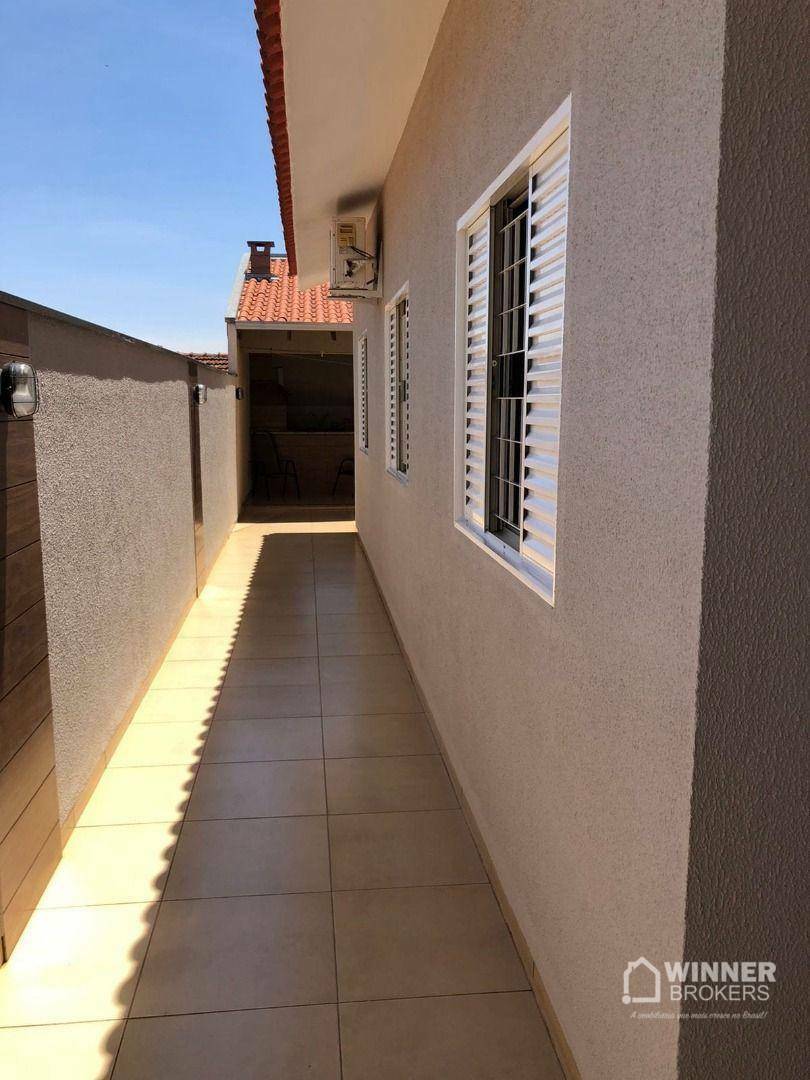 Casa à venda com 3 quartos, 167m² - Foto 2
