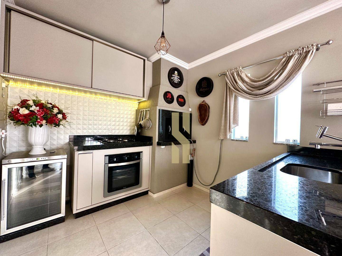 Casa à venda com 3 quartos, 240m² - Foto 18