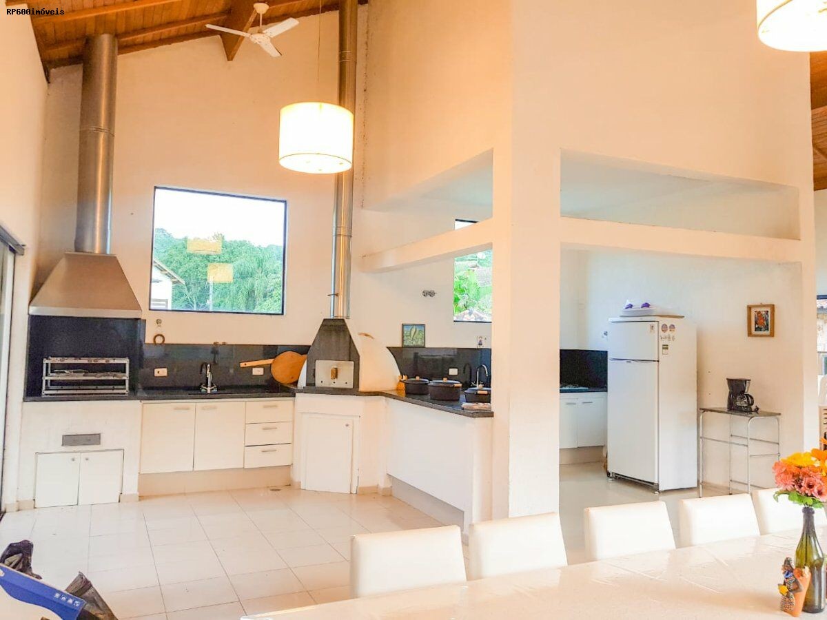 Casa à venda com 1 quarto, 166m² - Foto 12
