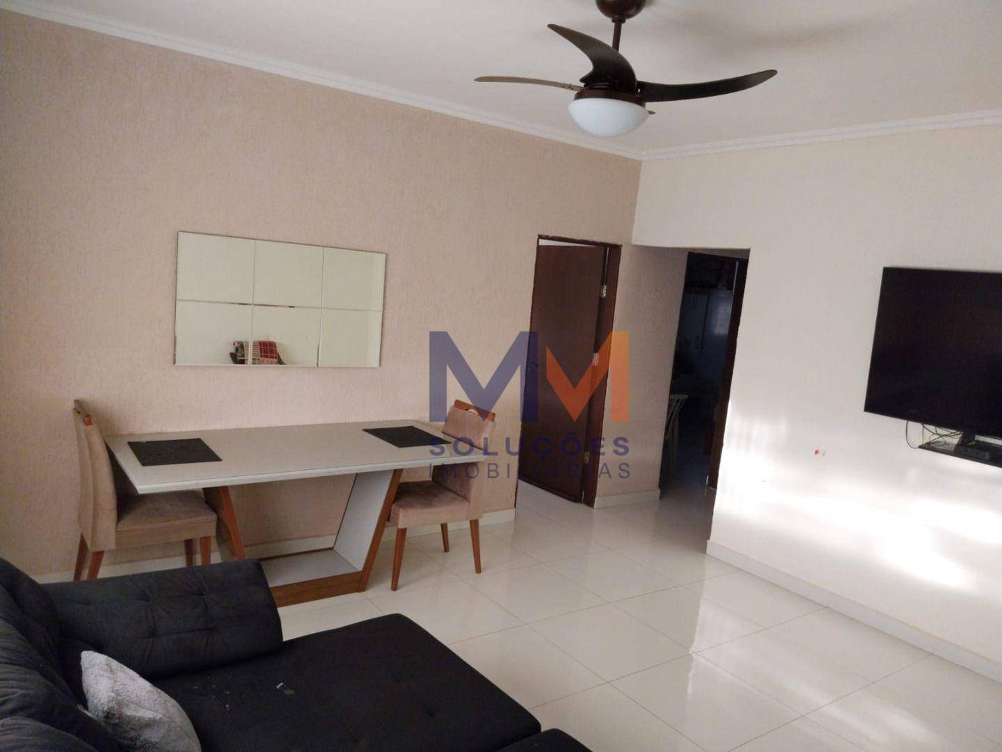 Casa à venda com 3 quartos, 100m² - Foto 1