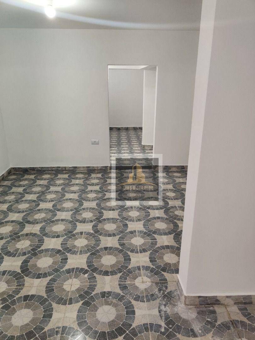 Casa para alugar com 4 quartos, 170m² - Foto 8