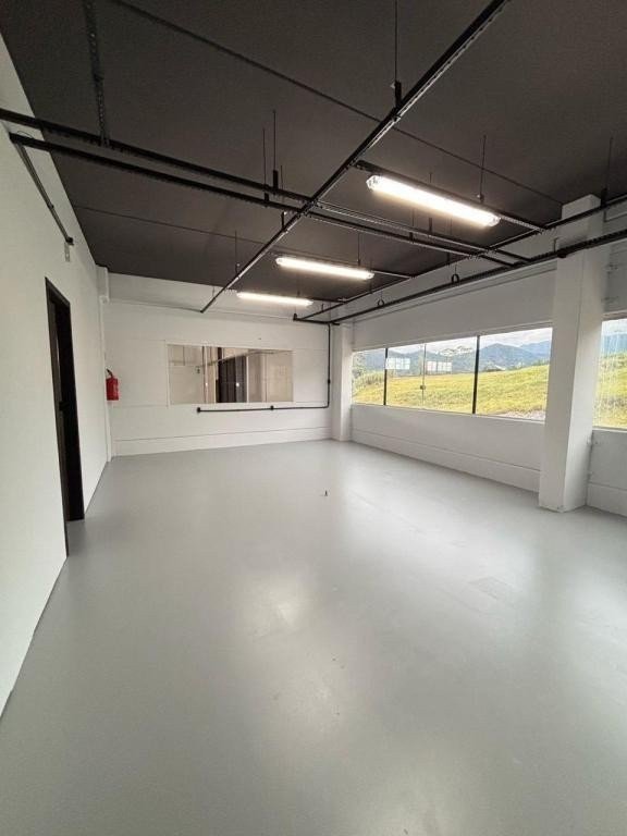 Depósito-Galpão-Armazém à venda, 1800m² - Foto 11