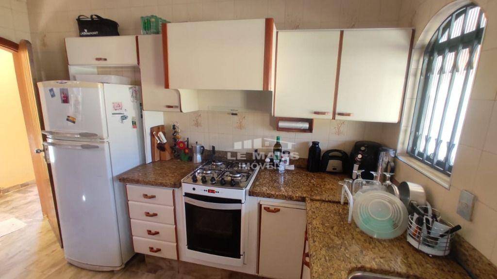 Casa à venda com 4 quartos, 196m² - Foto 27