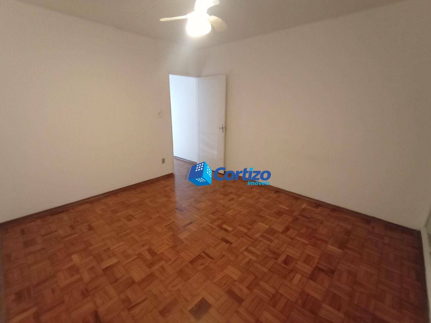 Casa para alugar com 2 quartos, 100m² - Foto 13