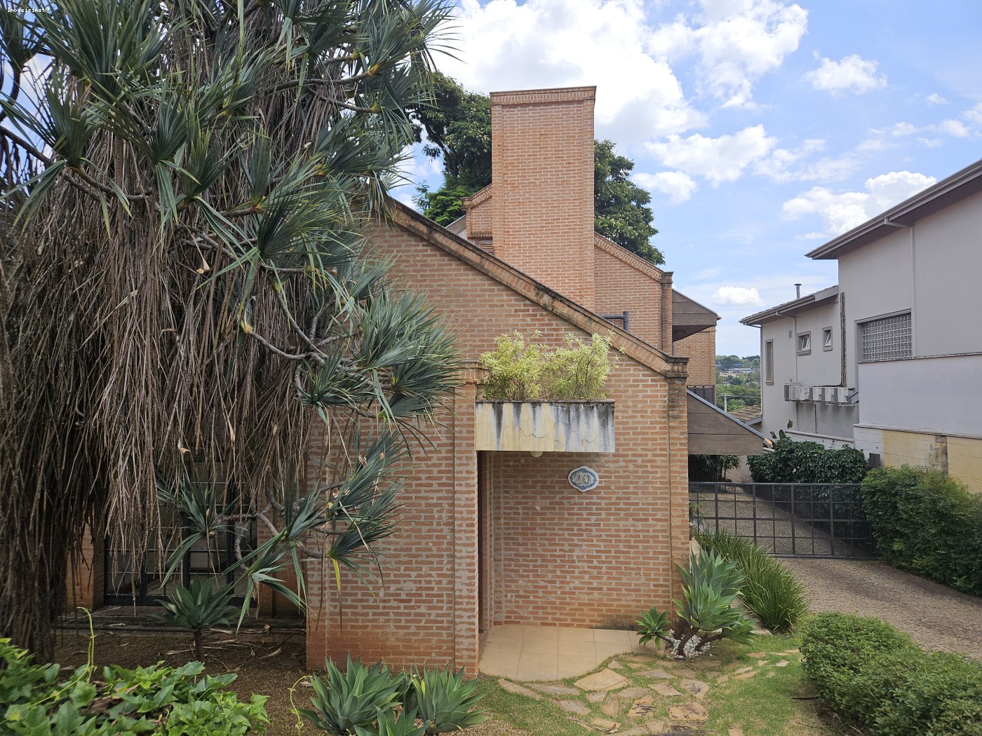 Casa de Condomínio à venda com 3 quartos, 1152m² - Foto 1