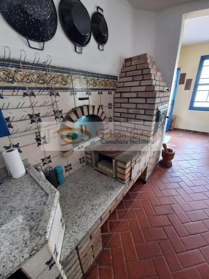 Casa de Condomínio para alugar com 3 quartos, 250m² - Foto 14