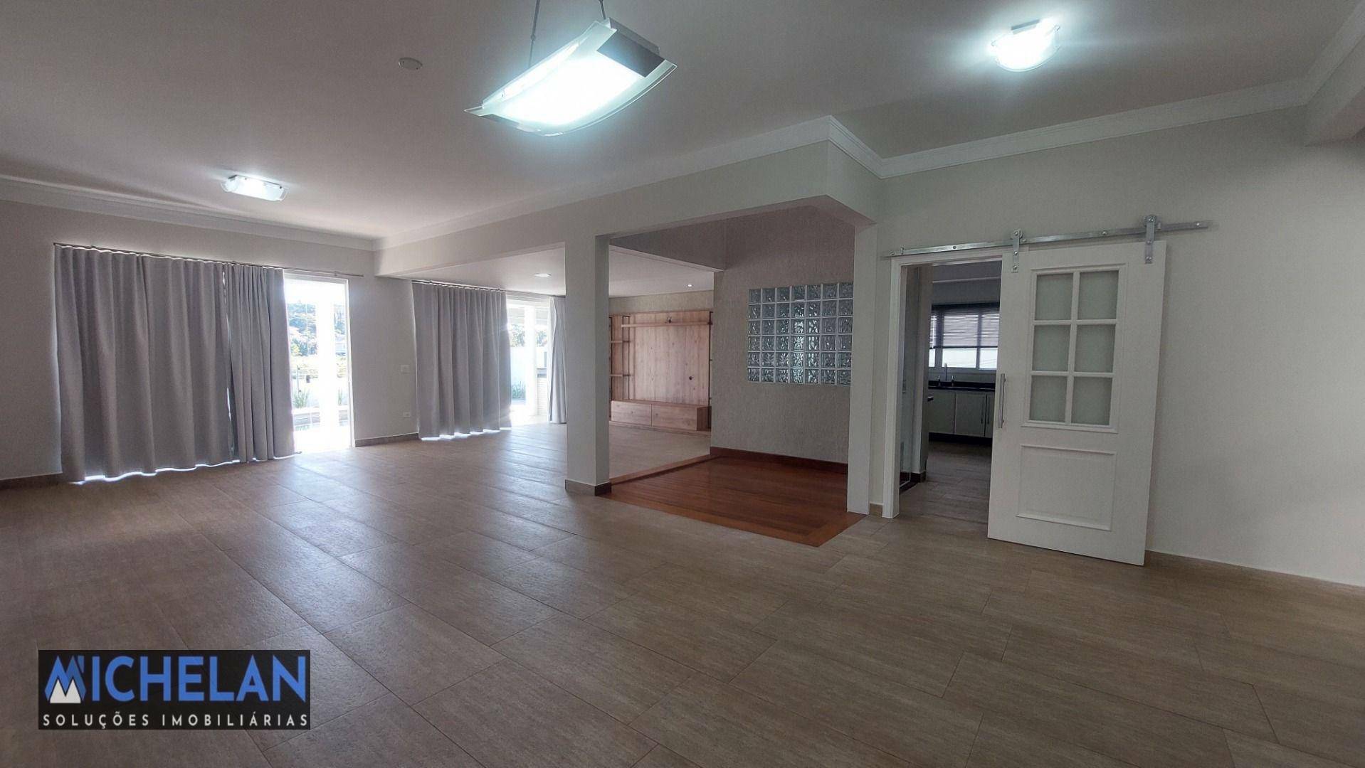 Casa de Condomínio para alugar com 3 quartos, 348m² - Foto 4