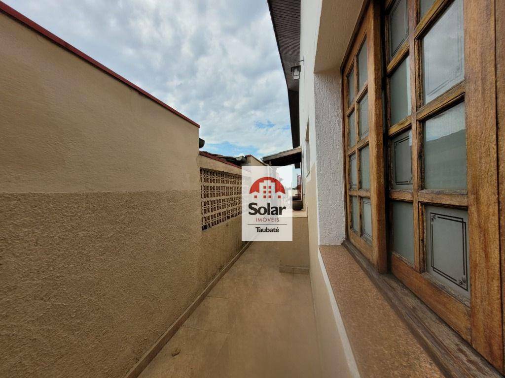 Casa à venda com 6 quartos, 240m² - Foto 31