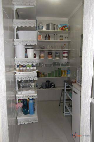 Casa de Condomínio à venda com 5 quartos, 210m² - Foto 5