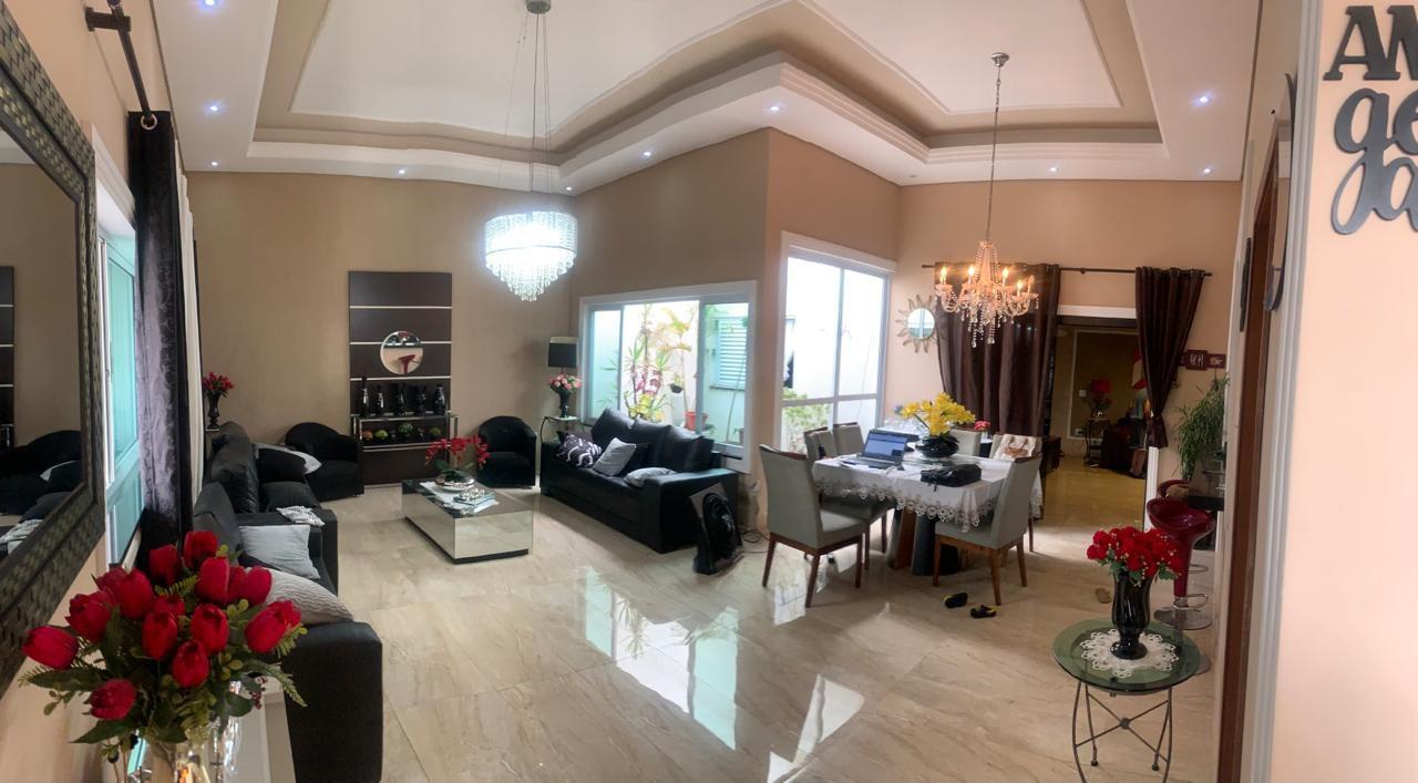 Casa de Condomínio à venda com 3 quartos, 250m² - Foto 2