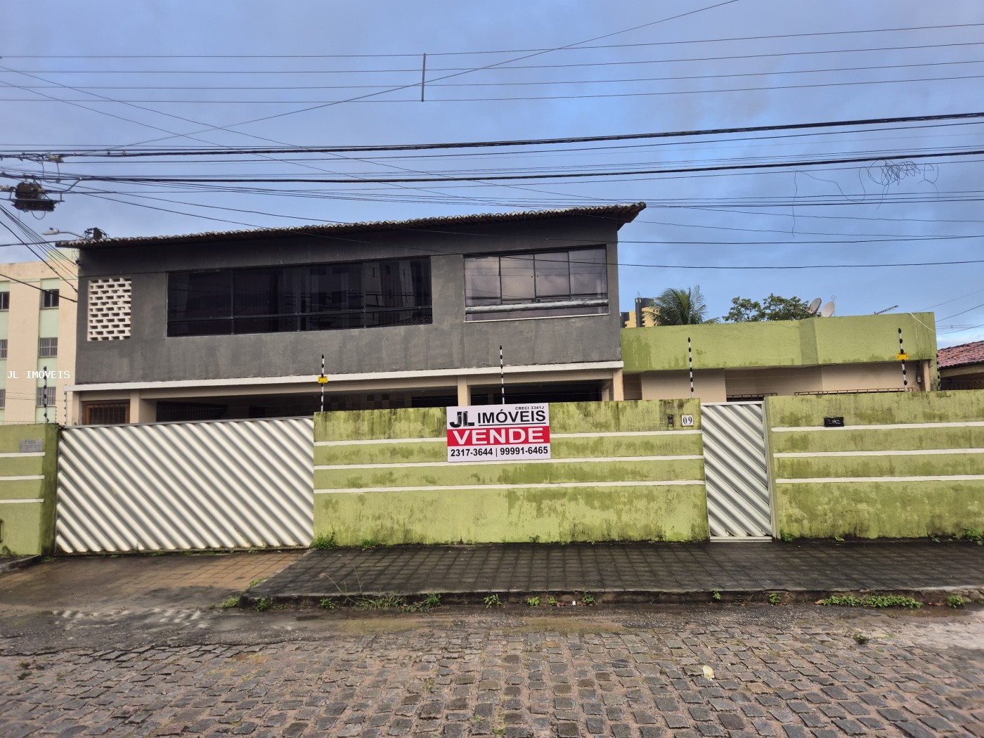Casa à venda com 4 quartos, 420m² - Foto 1