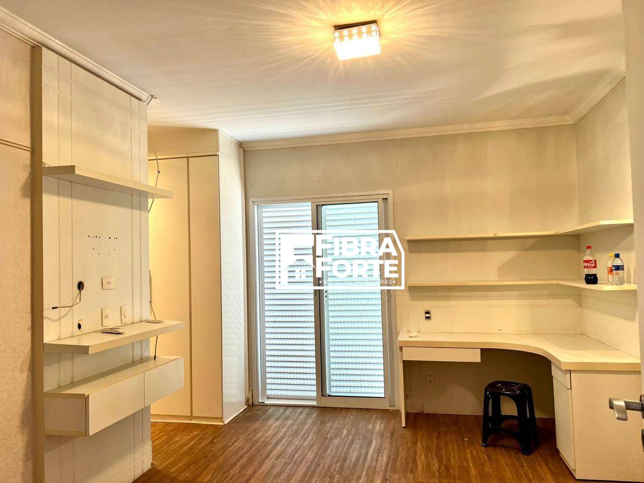 Casa de Condomínio para alugar com 4 quartos, 397m² - Foto 7