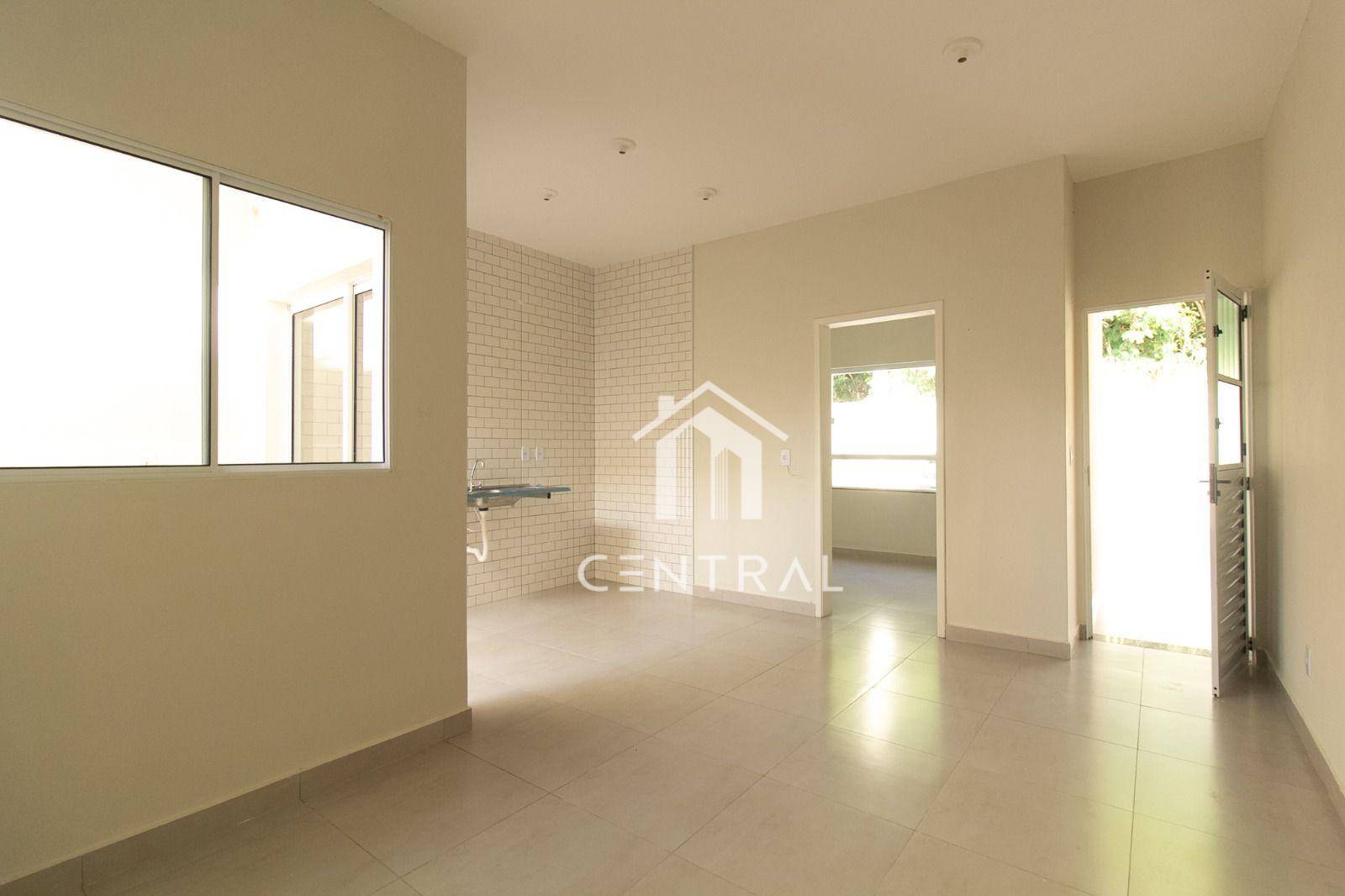 Casa à venda com 2 quartos, 60m² - Foto 5