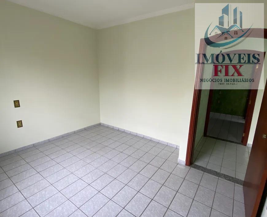 Casa à venda com 5 quartos, 198m² - Foto 14