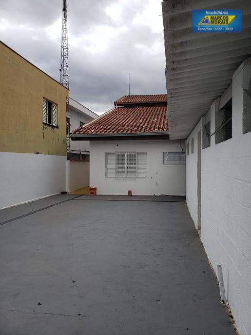 Casa para alugar com 4 quartos, 450m² - Foto 17