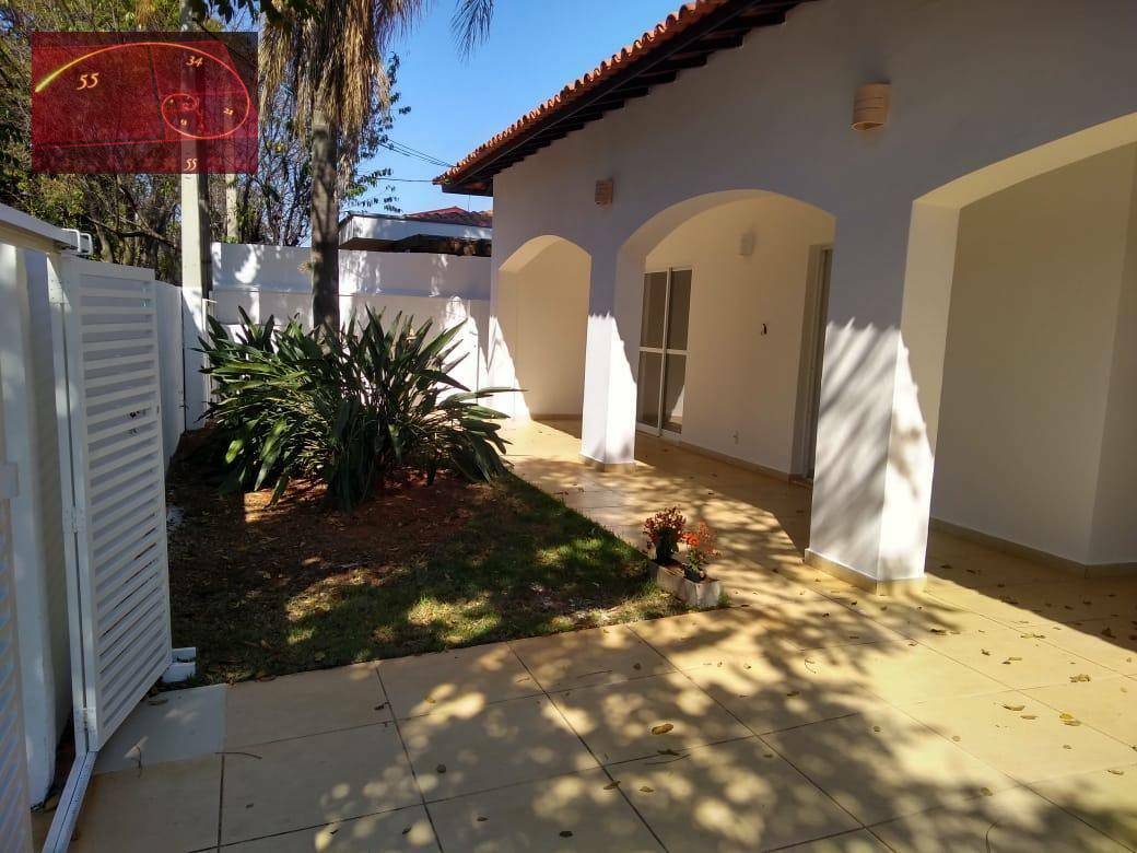 Casa à venda e aluguel com 7 quartos, 248m² - Foto 1