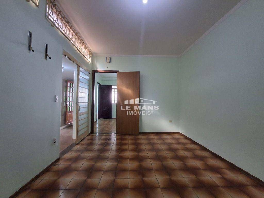 Casa à venda com 2 quartos, 150m² - Foto 1