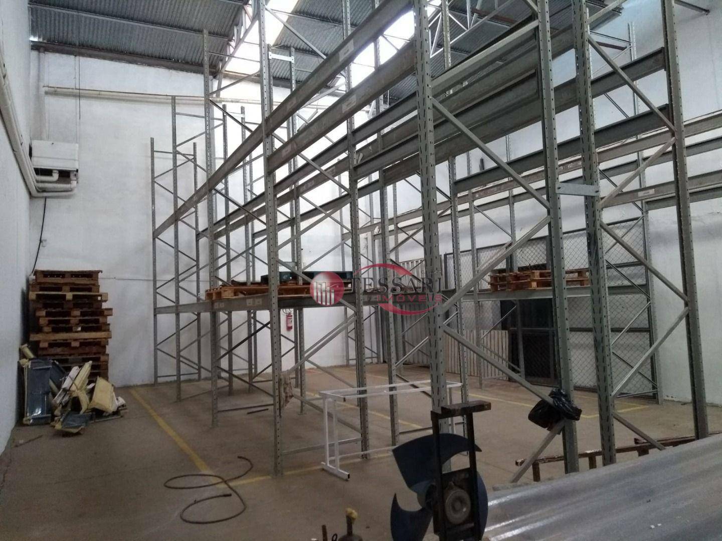Depósito-Galpão-Armazém para alugar, 750m² - Foto 2
