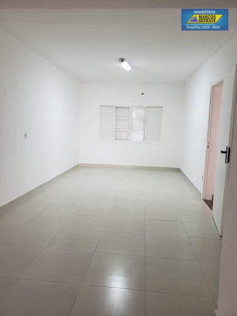 Casa para alugar com 4 quartos, 450m² - Foto 19