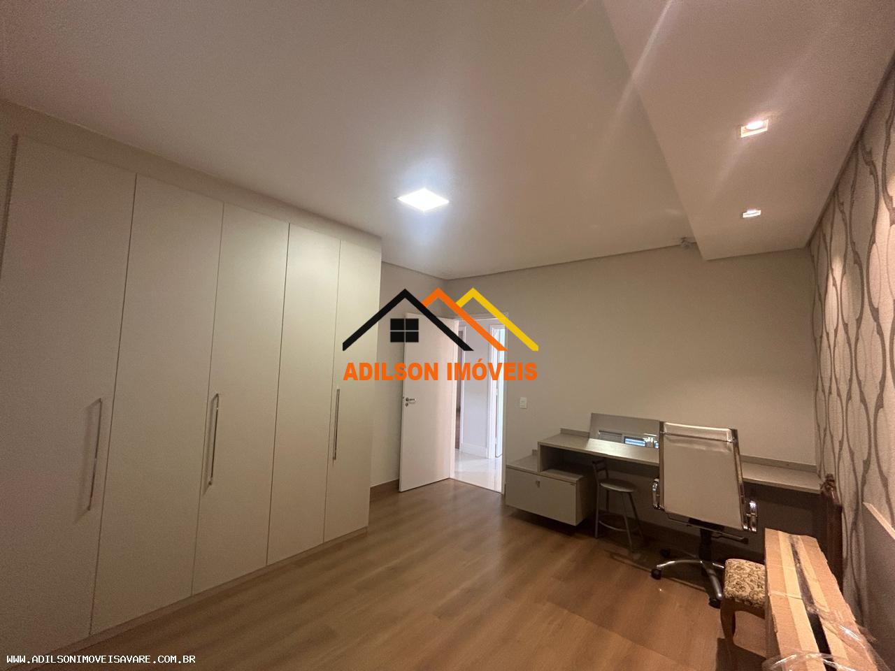 Casa à venda com 3 quartos, 211m² - Foto 12