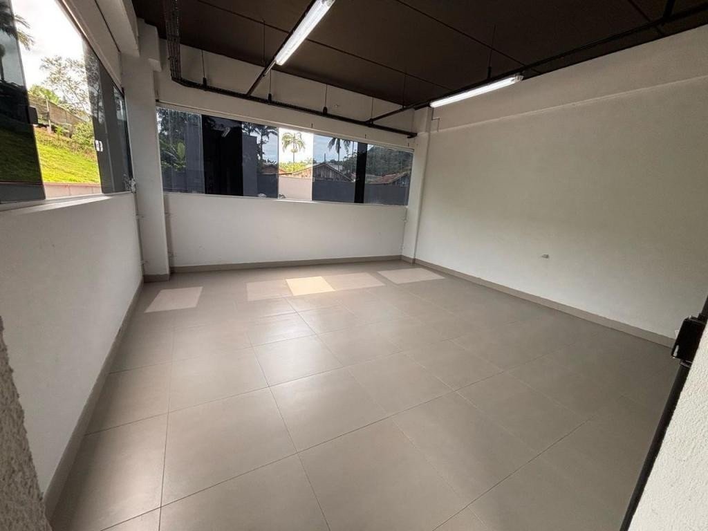 Depósito-Galpão-Armazém à venda, 1800m² - Foto 13