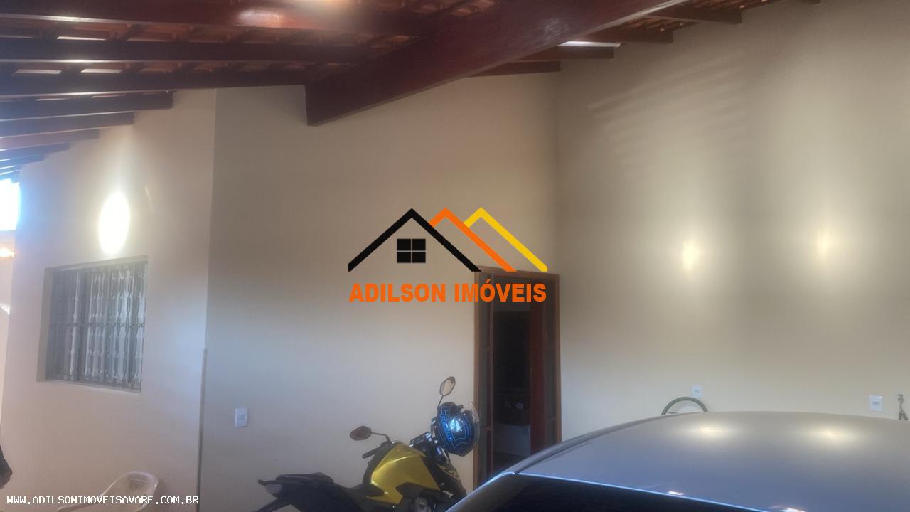 Casa à venda com 3 quartos, 220m² - Foto 2