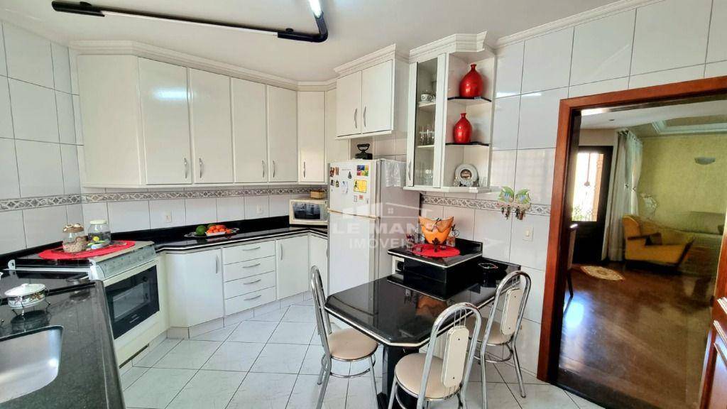 Casa à venda com 3 quartos, 205m² - Foto 12