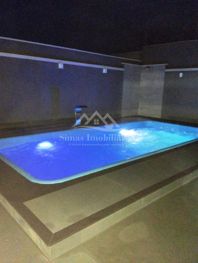 Casa à venda com 3 quartos, 265m² - Foto 1