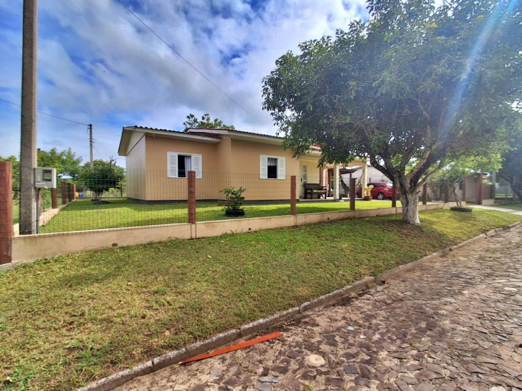 Casa à venda com 4 quartos, 122m² - Foto 1
