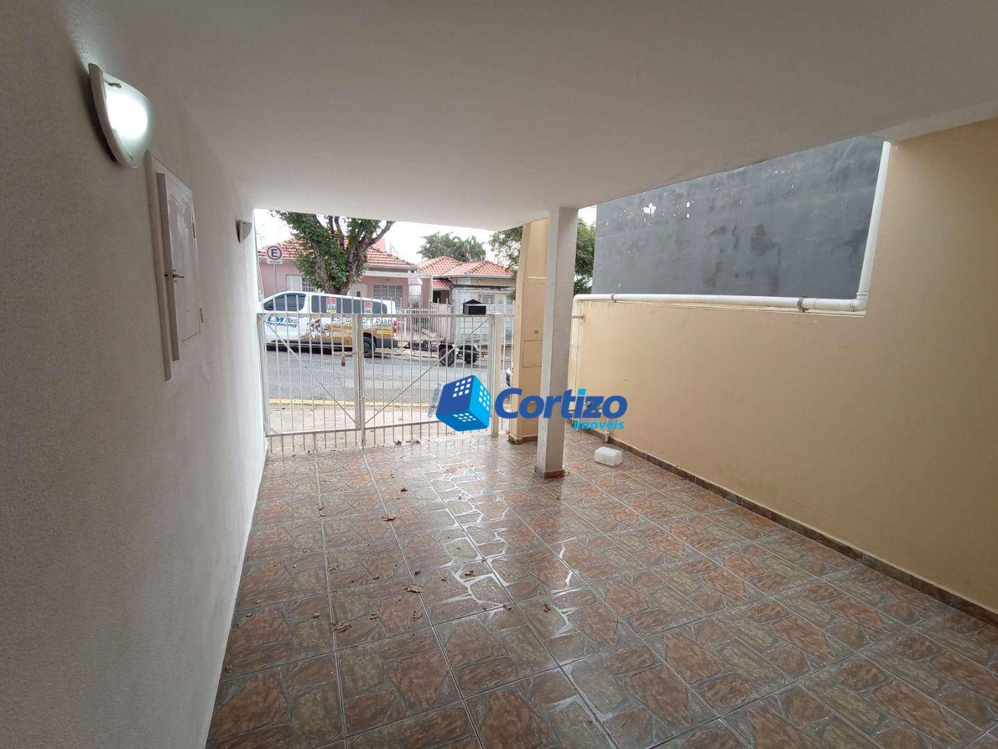 Casa para alugar com 2 quartos, 100m² - Foto 2