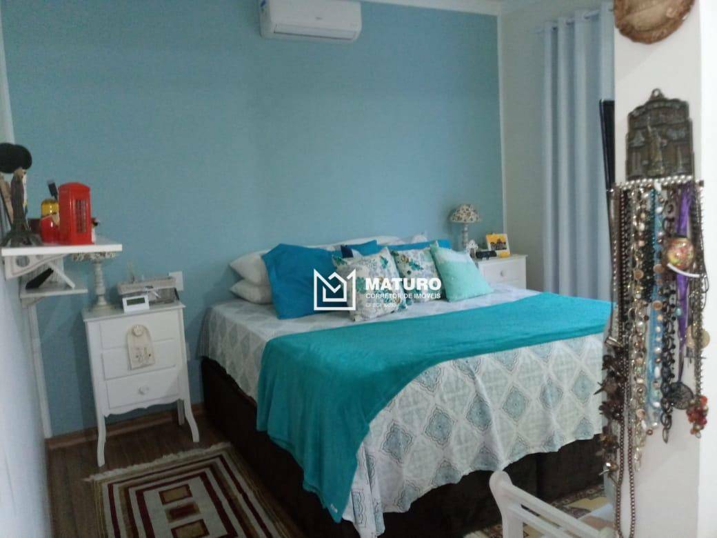 Casa à venda com 3 quartos, 195m² - Foto 11