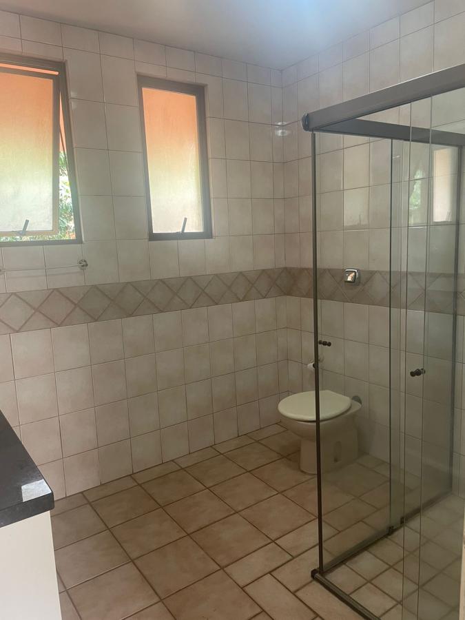 Casa de Condomínio para alugar com 4 quartos, 450m² - Foto 29