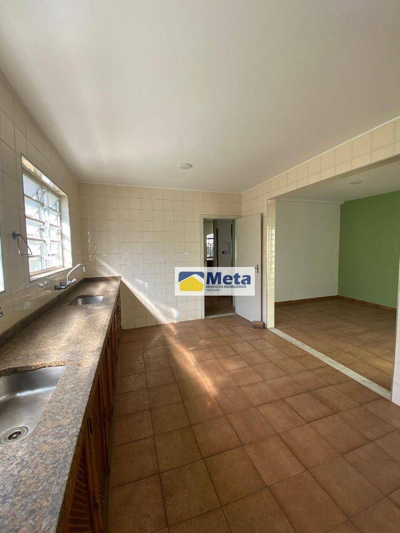 Casa à venda e aluguel com 3 quartos, 253m² - Foto 7
