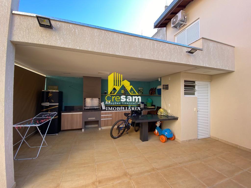 Casa à venda com 4 quartos, 200m² - Foto 14