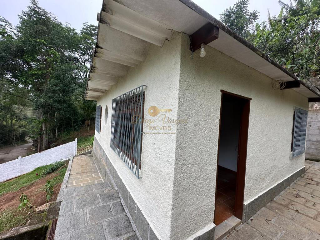 Casa à venda com 2 quartos, 438m² - Foto 1