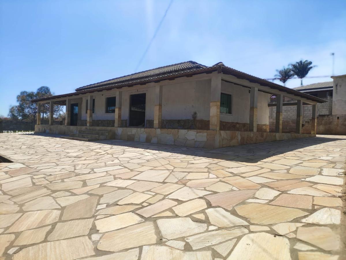 Sítio à venda com 3 quartos, 1500m² - Foto 1