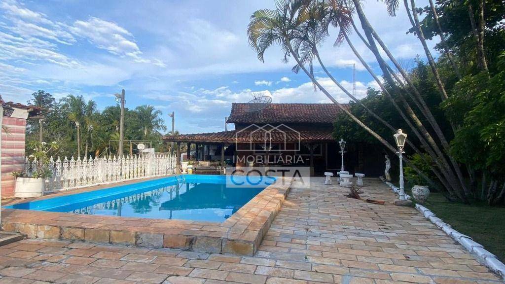 Chácara à venda com 3 quartos, 235m² - Foto 1