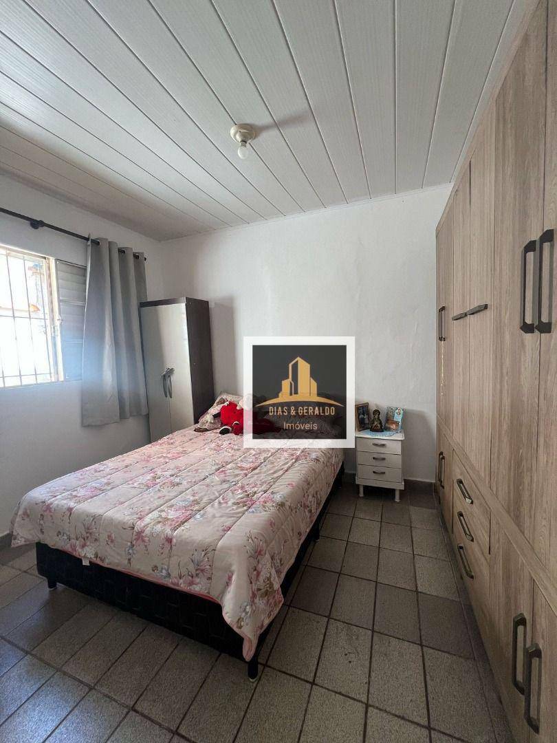 Casa à venda com 2 quartos, 87m² - Foto 5